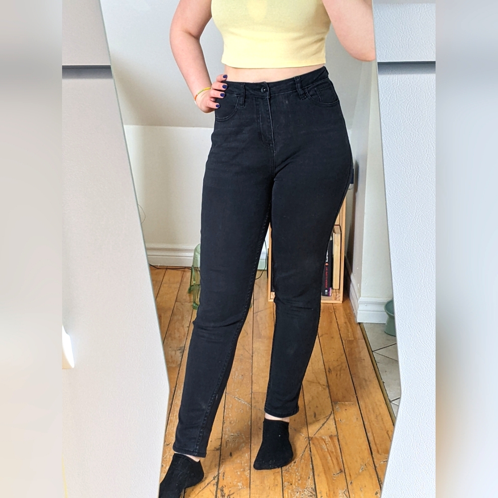 US 1 HOT TOPIC BLACK MOM JEANS